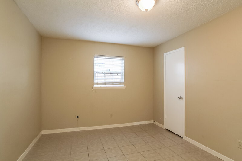 0/Mo, 13210 Creekview Park Dr Houston, TX 77082 Bedroom View 4