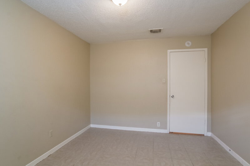 0/Mo, 13210 Creekview Park Dr Houston, TX 77082 Bedroom View 5