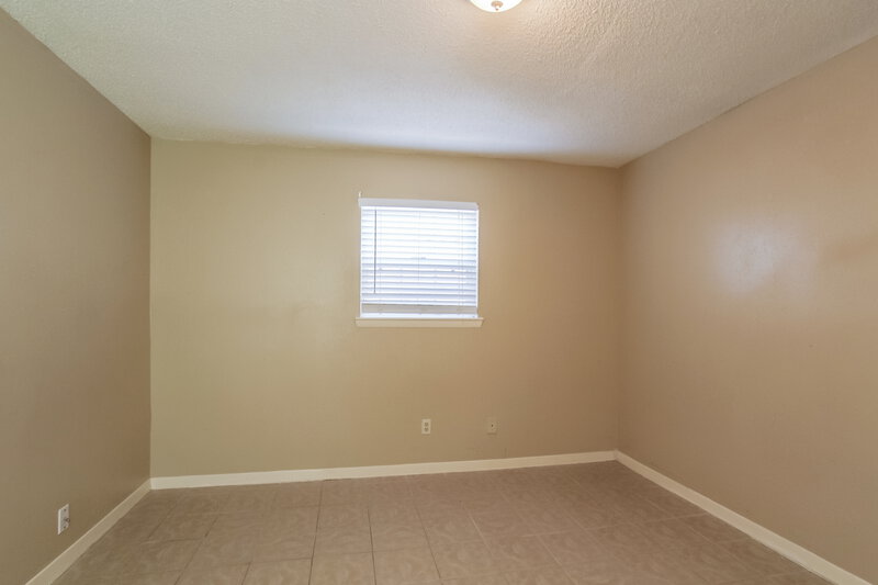 0/Mo, 13210 Creekview Park Dr Houston, TX 77082 Bedroom View 6