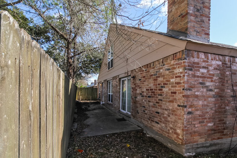 0/Mo, 13210 Creekview Park Dr Houston, TX 77082 Rear View 2