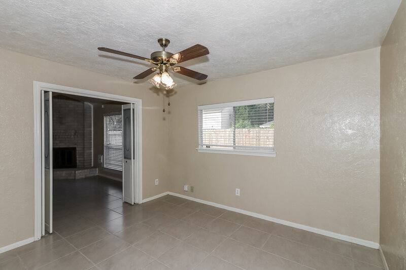 1,560/Mo, 15626 Barbarossa Dr Houston, TX 77083 Bedroom View 2