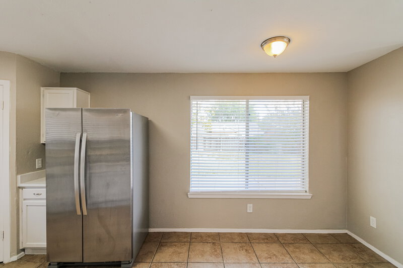 1,715/Mo, 7615 Alegria Dr Houston, TX 77083 Dining Room View