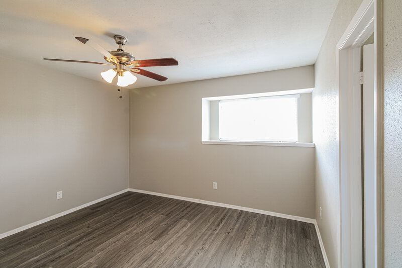 1,715/Mo, 7615 Alegria Dr Houston, TX 77083 Main Bedroom View 2