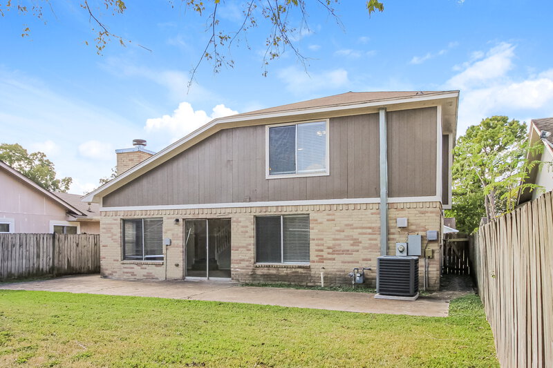 1,715/Mo, 7615 Alegria Dr Houston, TX 77083 Rear View 2