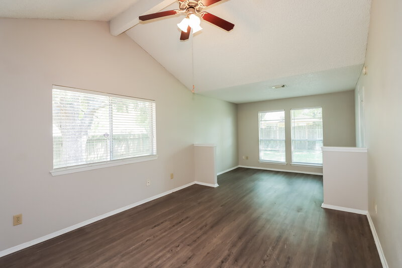 1,815/Mo, 16303 La Gloria Dr Houston, TX 77083 Main Bedroom View