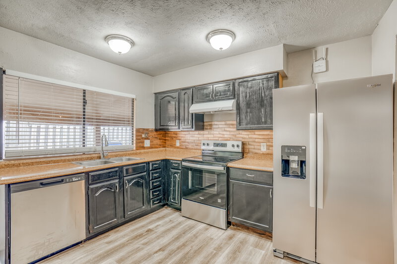 1,645/Mo, 15614 Mendocino Dr Houston, TX 77083 Kitchen View