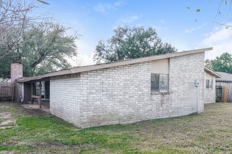 1,645/Mo, 15614 Mendocino Dr Houston, TX 77083 Rear View
