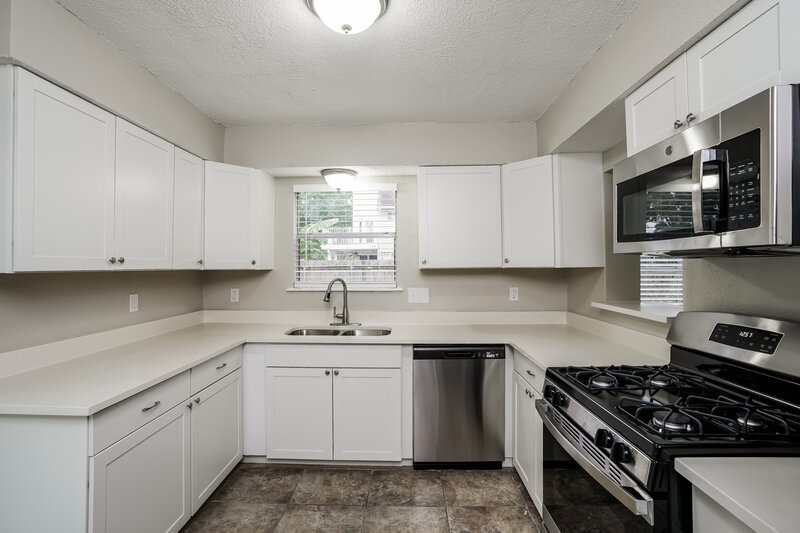 1,895/Mo, 16211 Sierra Grande Dr Houston, TX 77083 Kitchen View 2