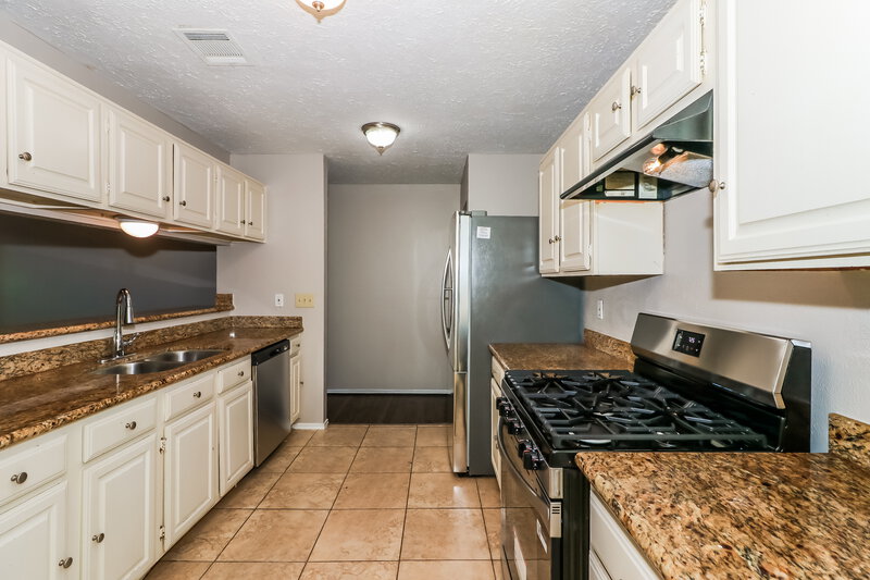 1,760/Mo, 15306 Evergreen Place Dr Houston, TX 77083 Kitchen View