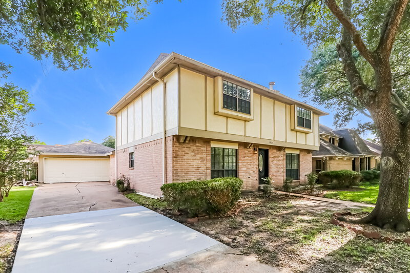 1,960/Mo, 15127 Camino del Sol Dr Houston, TX 77083 Front View