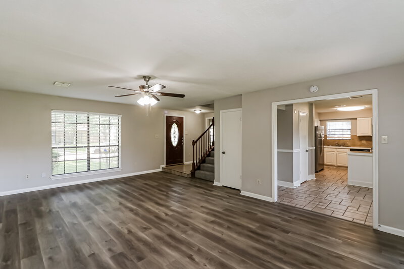 1,960/Mo, 15127 Camino del Sol Dr Houston, TX 77083 Living Room View 2