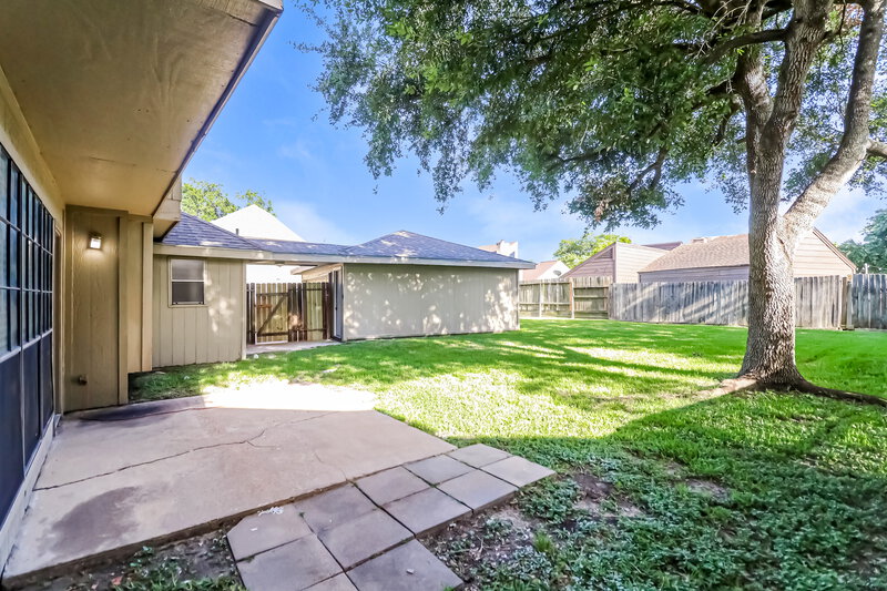 1,960/Mo, 15127 Camino del Sol Dr Houston, TX 77083 Rear View