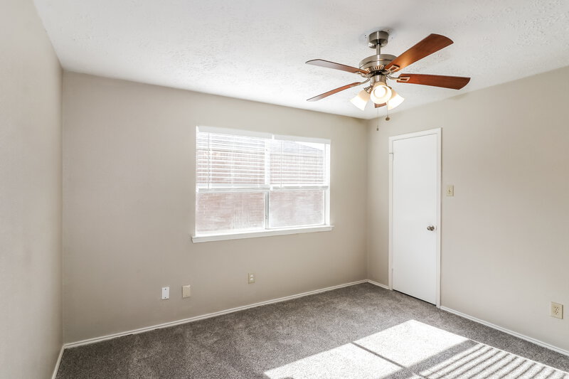 1,570/Mo, 7406 San Simeon Dr Houston, TX 77083 Bedroom View 2