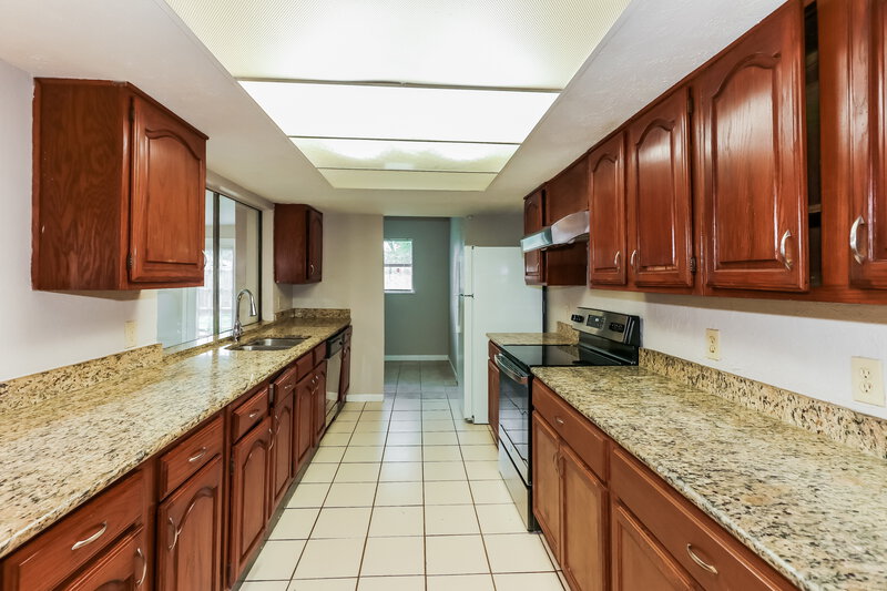 1,835/Mo, 15619 Loma Verde Dr Houston, TX 77083 Kitchen View