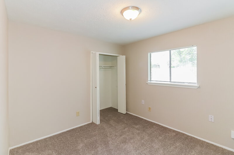 1,835/Mo, 15619 Loma Verde Dr Houston, TX 77083 Bedroom View 2