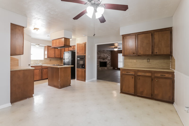 1,890/Mo, 4435 Jura Dr Houston, TX 77084 Kitchen View 2