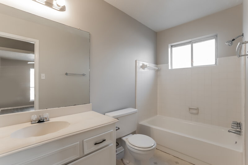 1,890/Mo, 4435 Jura Dr Houston, TX 77084 Bathroom View