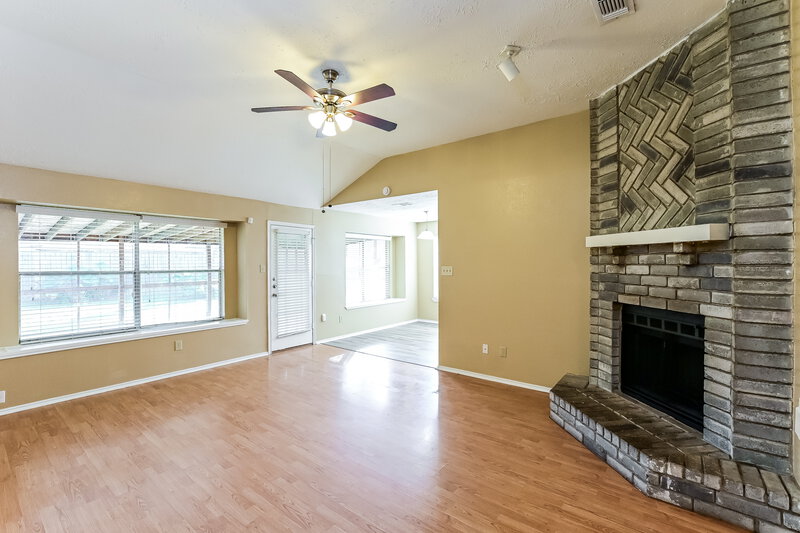 1,645/Mo, 17714 Poppy Trails Ln Houston, TX 77084 Living Room View