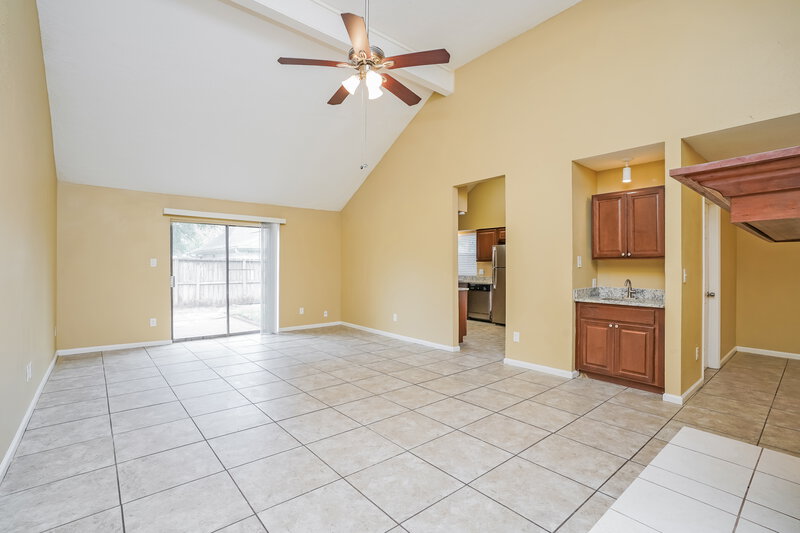 0/Mo, 17510 Mapletrail Dr Houston, TX 77084 Living Room View