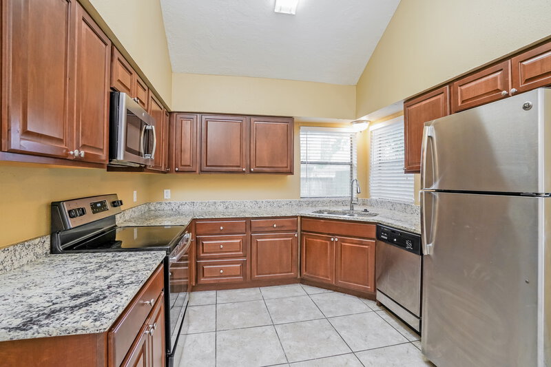 0/Mo, 17510 Mapletrail Dr Houston, TX 77084 Kitchen View