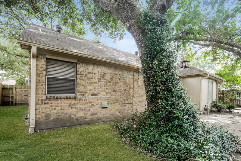 0/Mo, 17510 Mapletrail Dr Houston, TX 77084 Rear View 4
