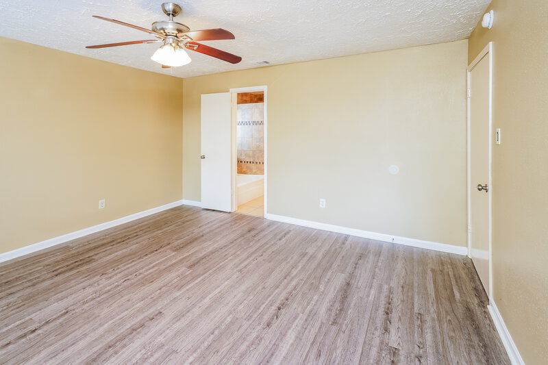 1,955/Mo, 18082 Garden Manor Dr Houston, TX 77084 Main Bedroom View 2
