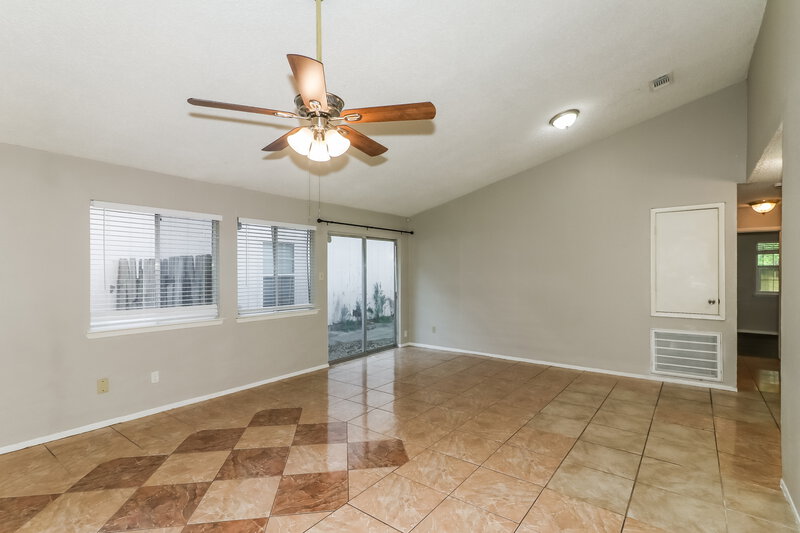1,655/Mo, 17728 Northhagen Dr Houston, TX 77084 Living Room View 2