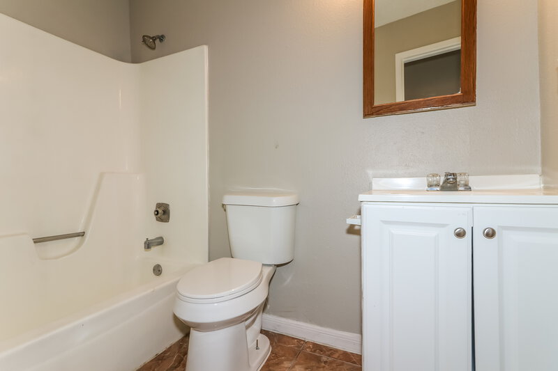 1,655/Mo, 17728 Northhagen Dr Houston, TX 77084 Bathroom View 2