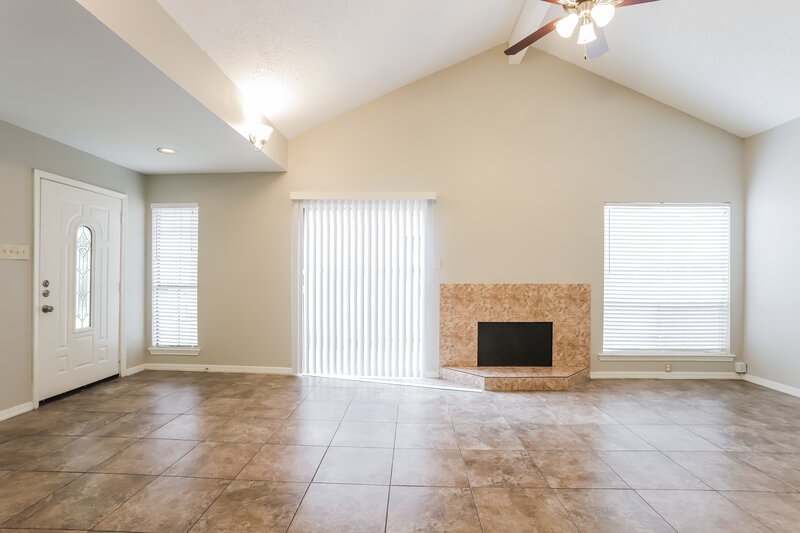 1,670/Mo, 6395 Crossway Dr Houston, TX 77084 Living Room View