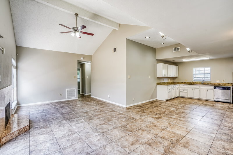 1,650/Mo, 6395 Crossway Dr Houston, TX 77084 Living Room View
