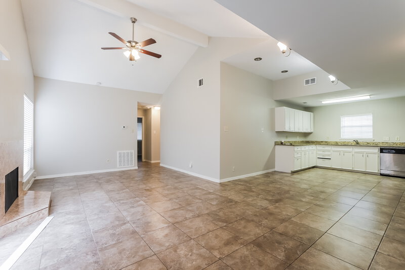 1,670/Mo, 6395 Crossway Dr Houston, TX 77084 Living Room View 2
