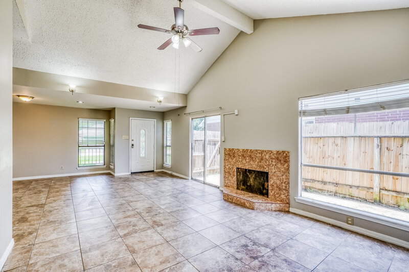 1,650/Mo, 6395 Crossway Dr Houston, TX 77084 Living Room View 2