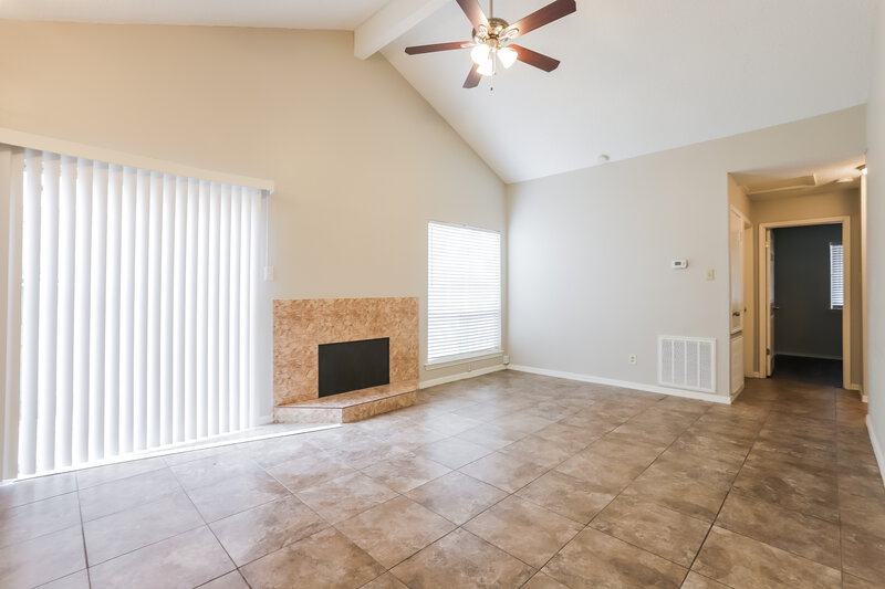 1,670/Mo, 6395 Crossway Dr Houston, TX 77084 Living Room View 3