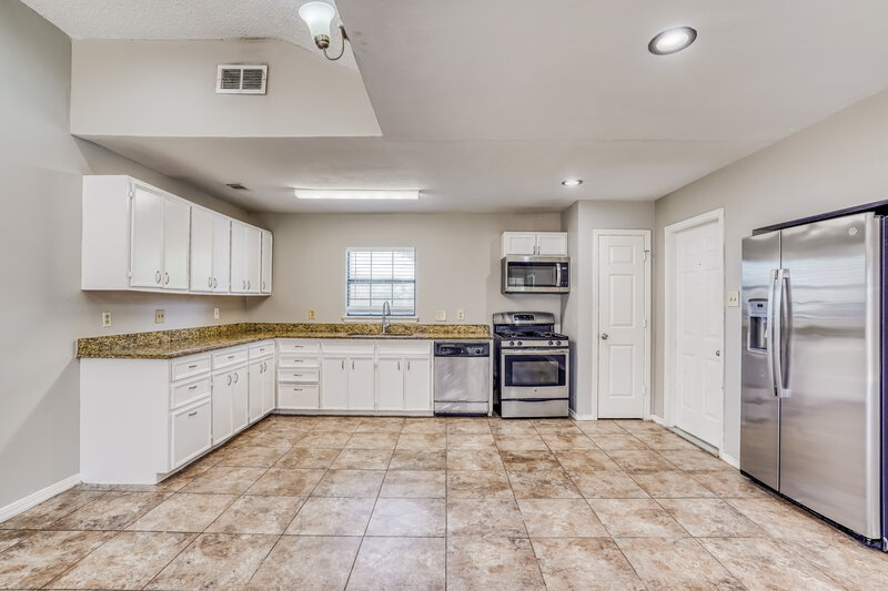 1,650/Mo, 6395 Crossway Dr Houston, TX 77084 Kitchen View