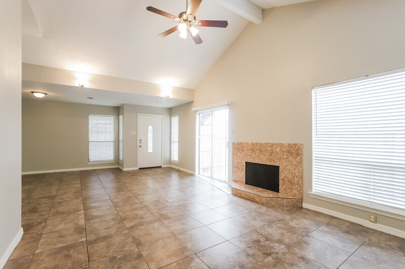 1,670/Mo, 6395 Crossway Dr Houston, TX 77084 Living Room View 5