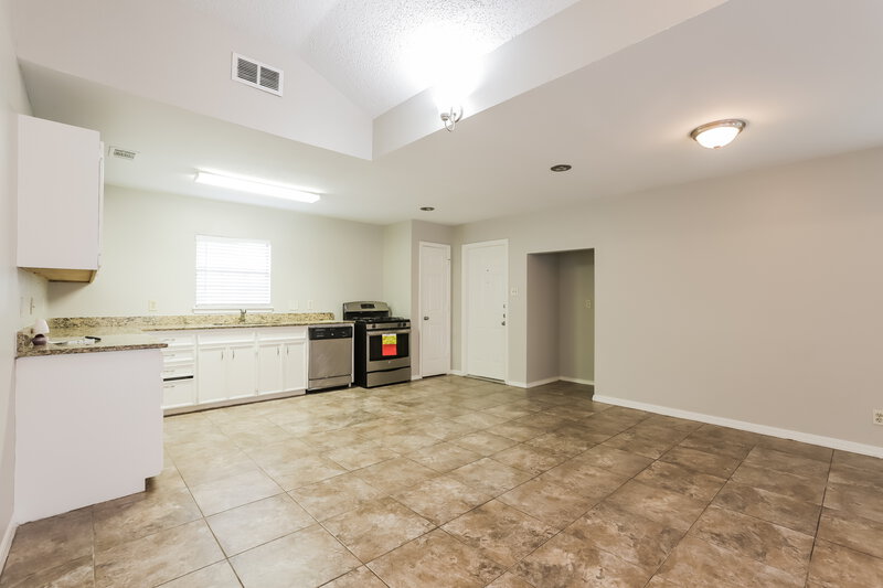 1,670/Mo, 6395 Crossway Dr Houston, TX 77084 Kitchen View 2