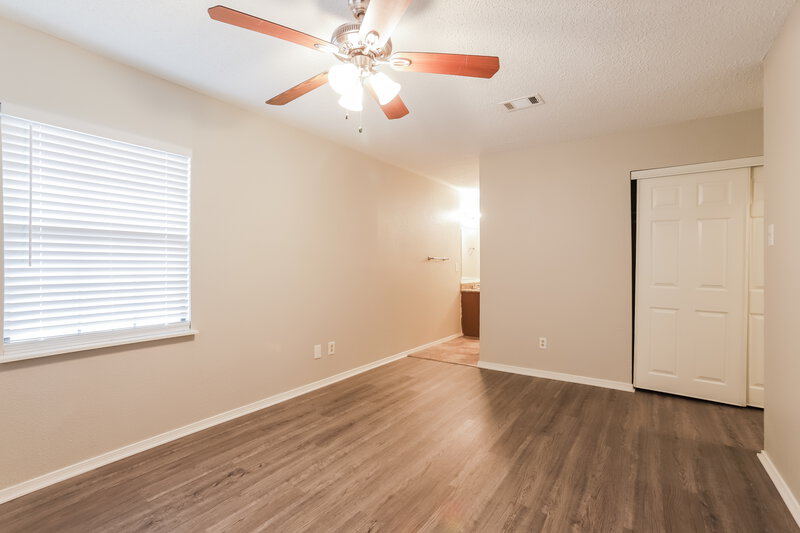 1,670/Mo, 6395 Crossway Dr Houston, TX 77084 Main Bedroom View