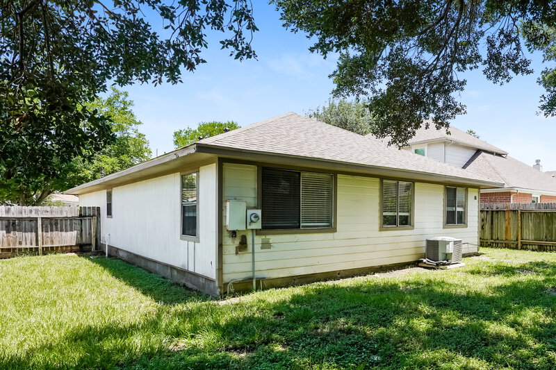 1,650/Mo, 6395 Crossway Dr Houston, TX 77084 Rear View