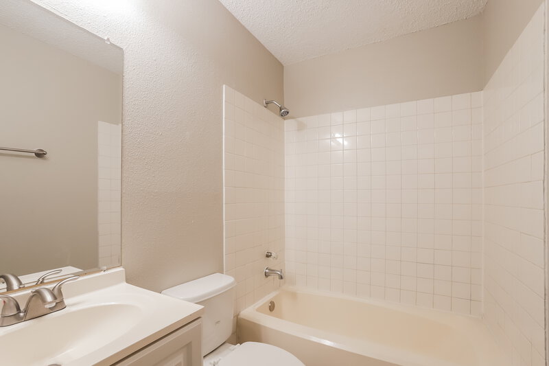 1,670/Mo, 6395 Crossway Dr Houston, TX 77084 Bathroom View