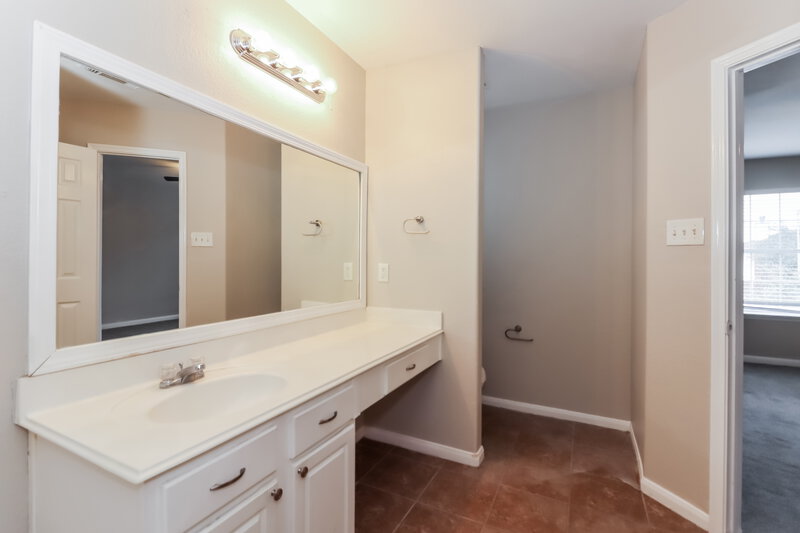 1,945/Mo, 15411 Blue Creek Ranch Dr Houston, TX 77086 Bathroom View