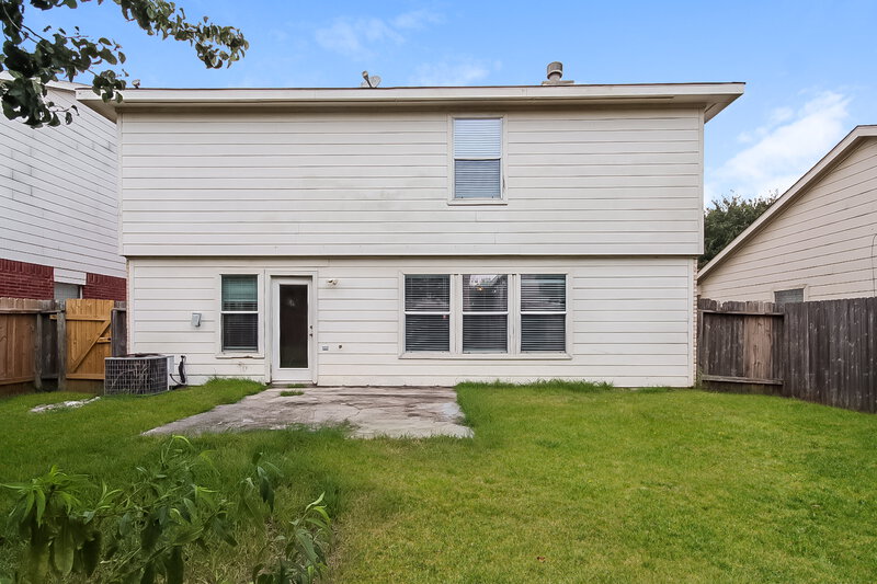 1,945/Mo, 15411 Blue Creek Ranch Dr Houston, TX 77086 Rear View 4