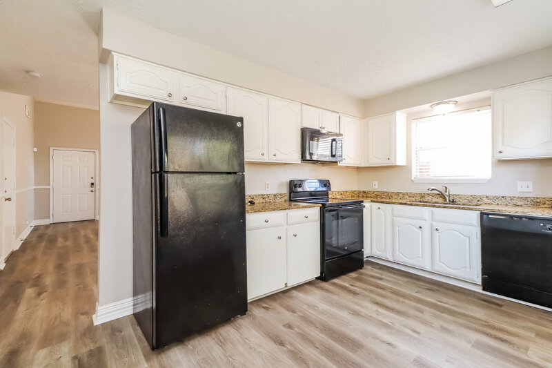 1,680/Mo, 6634 Sandswept Ln Houston, TX 77086 Kitchen View