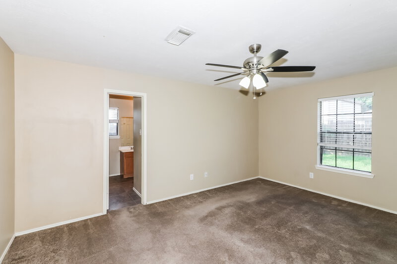 1,795/Mo, 6618 Sutton Meadows Dr Houston, TX 77086 Main Bedroom View