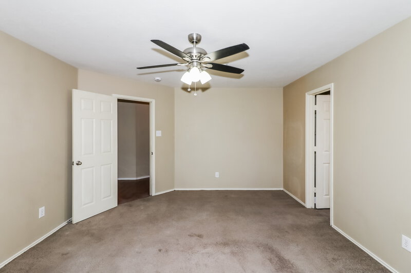 1,795/Mo, 6618 Sutton Meadows Dr Houston, TX 77086 Main Bedroom View 2