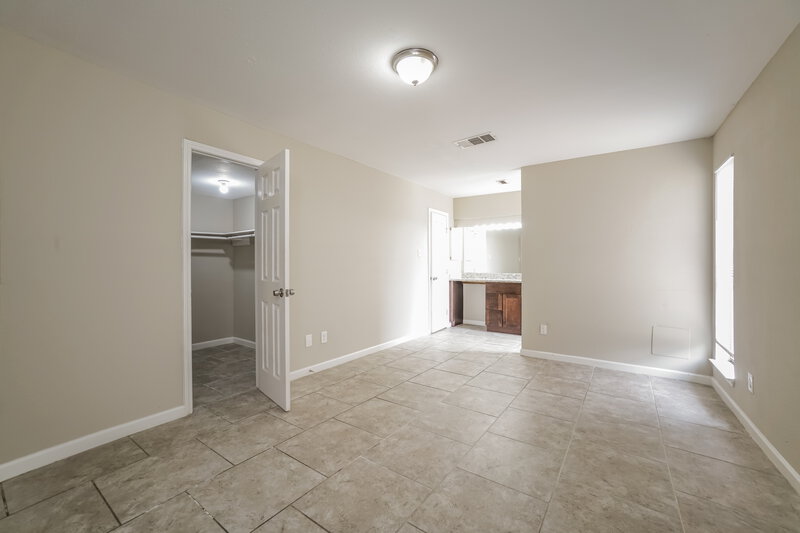 2,085/Mo, 7659 Athlone Dr Houston, TX 77088 Main Bedroom View 2