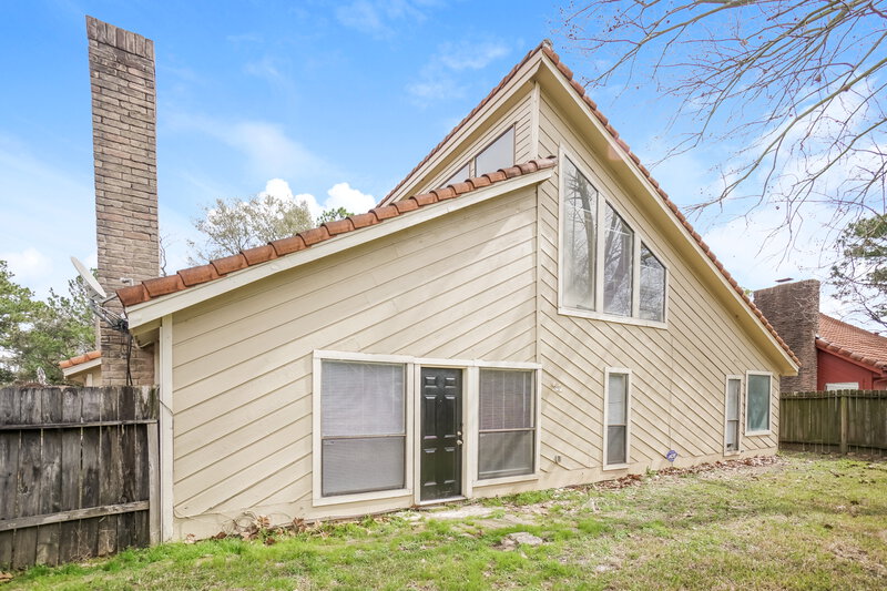 2,085/Mo, 7659 Athlone Dr Houston, TX 77088 Rear View