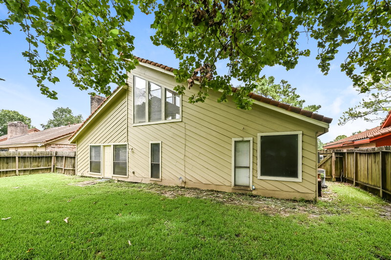2,085/Mo, 7659 Athlone Dr Houston, TX 77088 Rear View 3