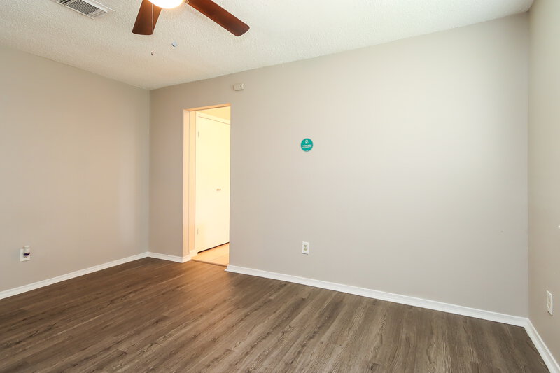 0/Mo, 8606 Parkcrest Forest Dr Houston, TX 77088 Main Bedroom View