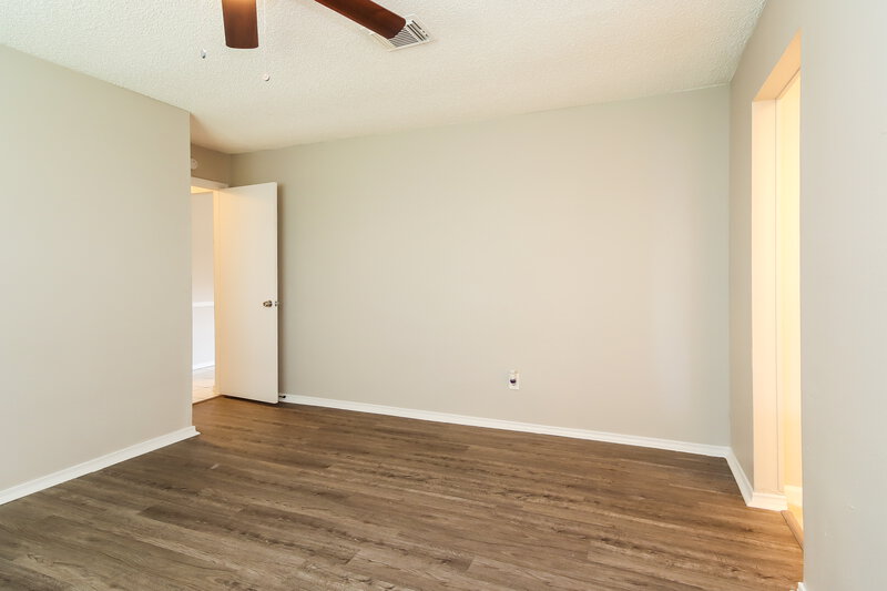 0/Mo, 8606 Parkcrest Forest Dr Houston, TX 77088 Main Bedroom View 2