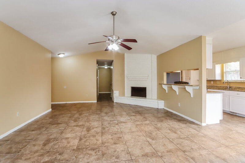 1,670/Mo, 7742 Alperton Dr Houston, TX 77088 Living Room View 2